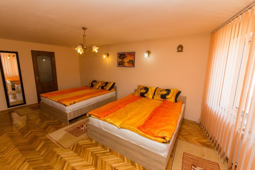 Casa Tudor Turda Habitación foto