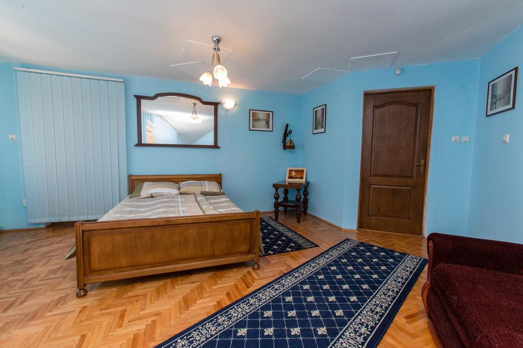 Casa Tudor Turda Habitación foto